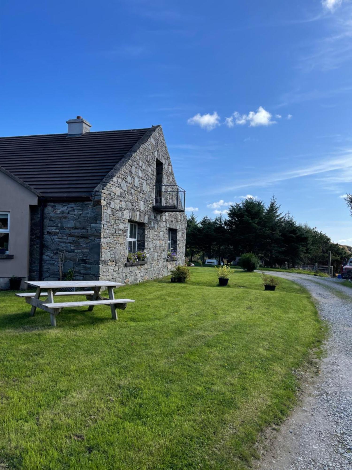 Shanakeever Farm - 3 Bedroom Apartment Clifden Eksteriør bilde